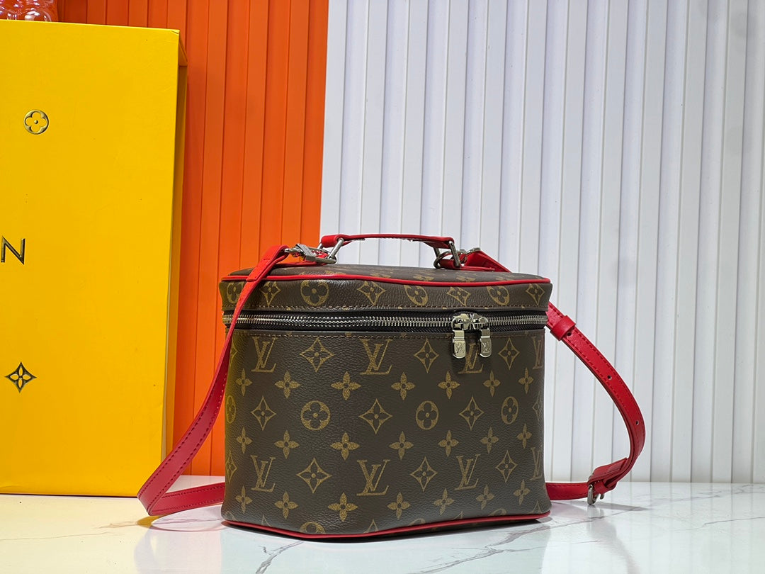 15XE10BDE Stylish leather bag