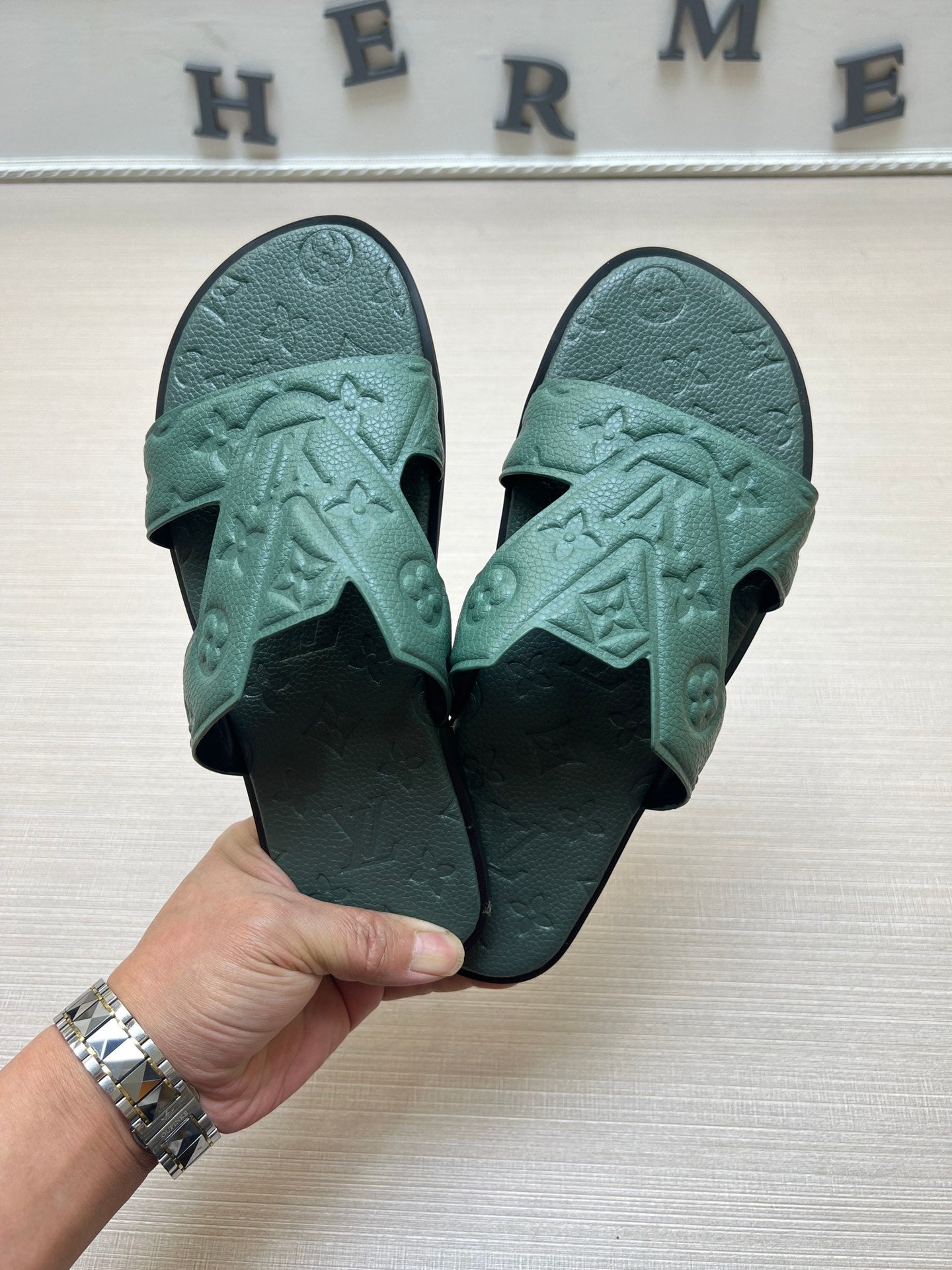 54E34ZDE Stylish slippers