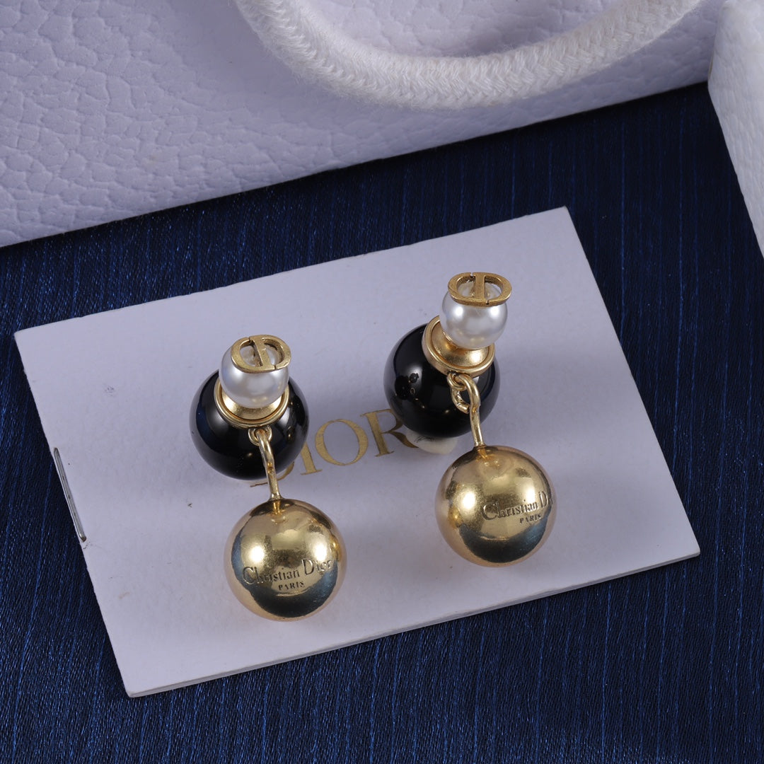 14D775EDE Stylish Earrings