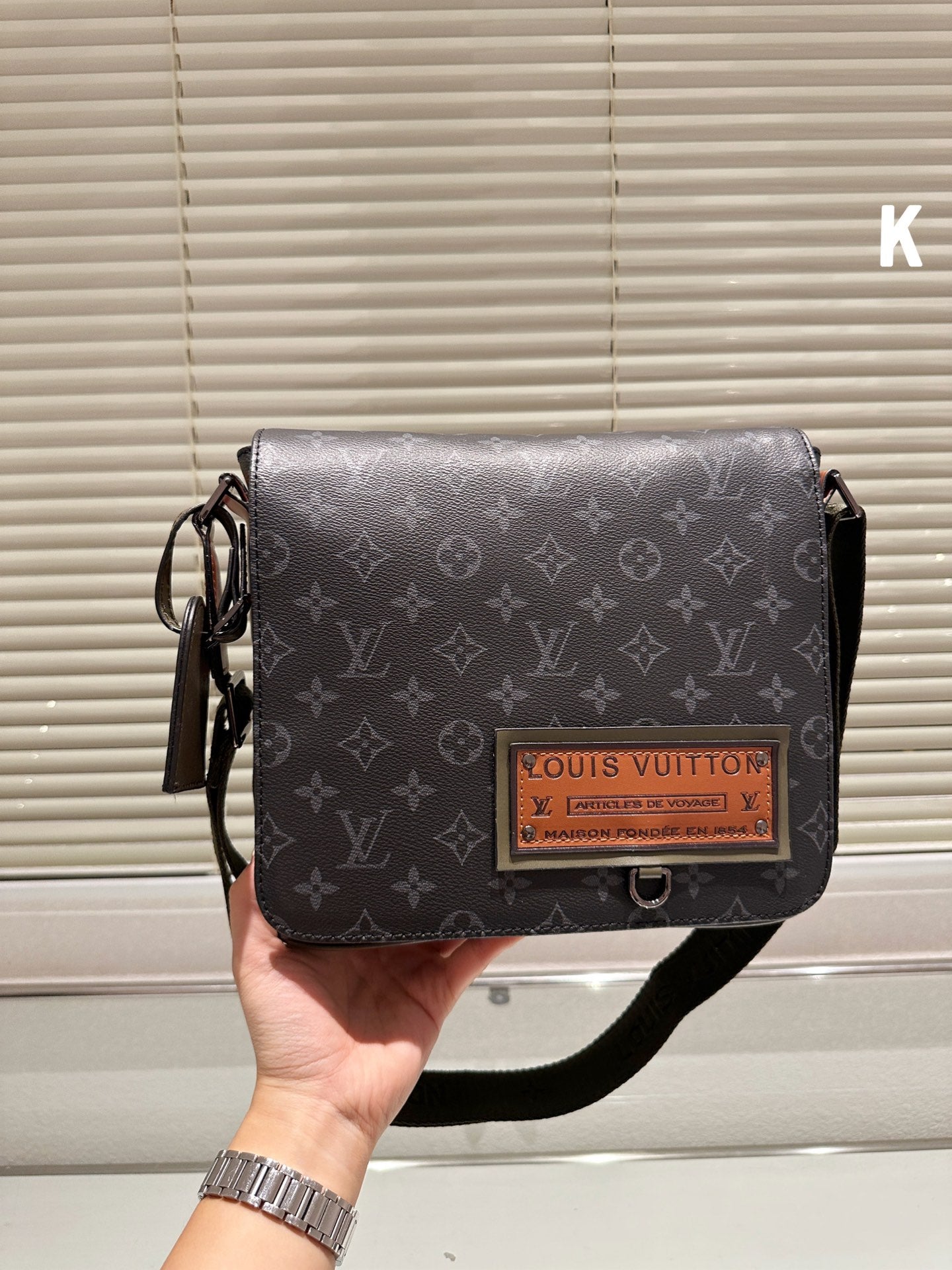 6XE182BDE Stylish leather bag