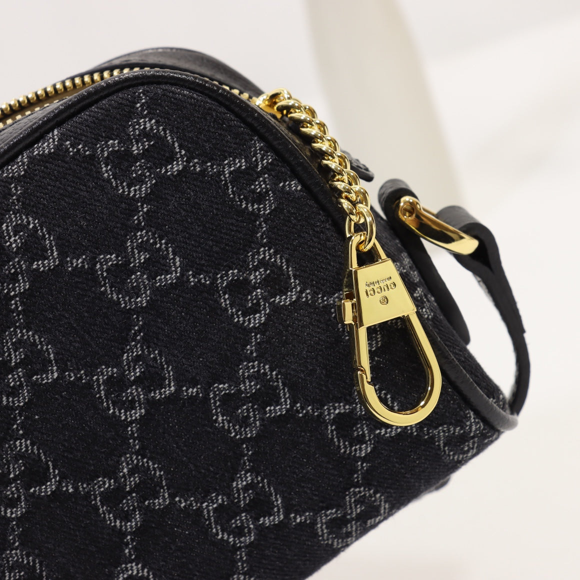 XB18BDE Stylish leather bag