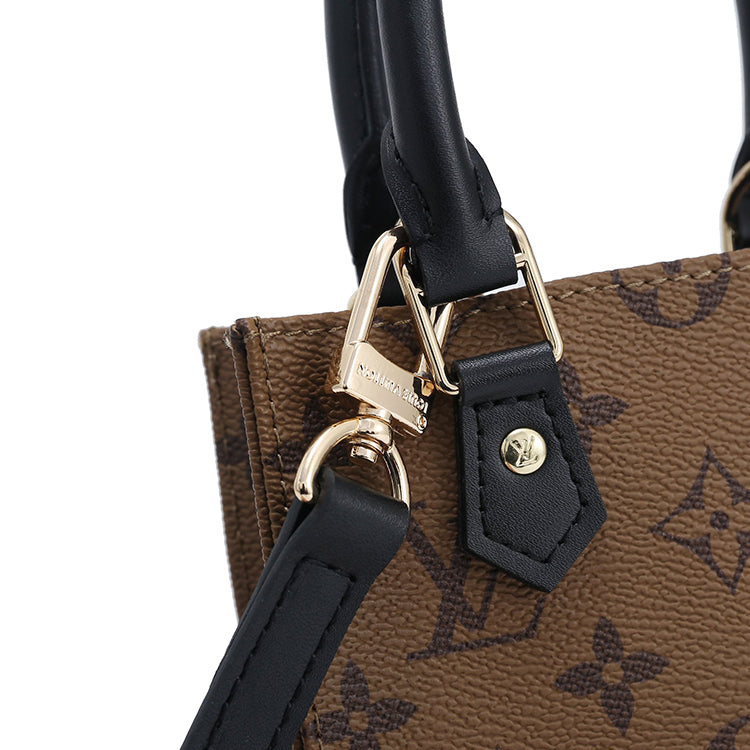 1E46BDE Stylish leather bag