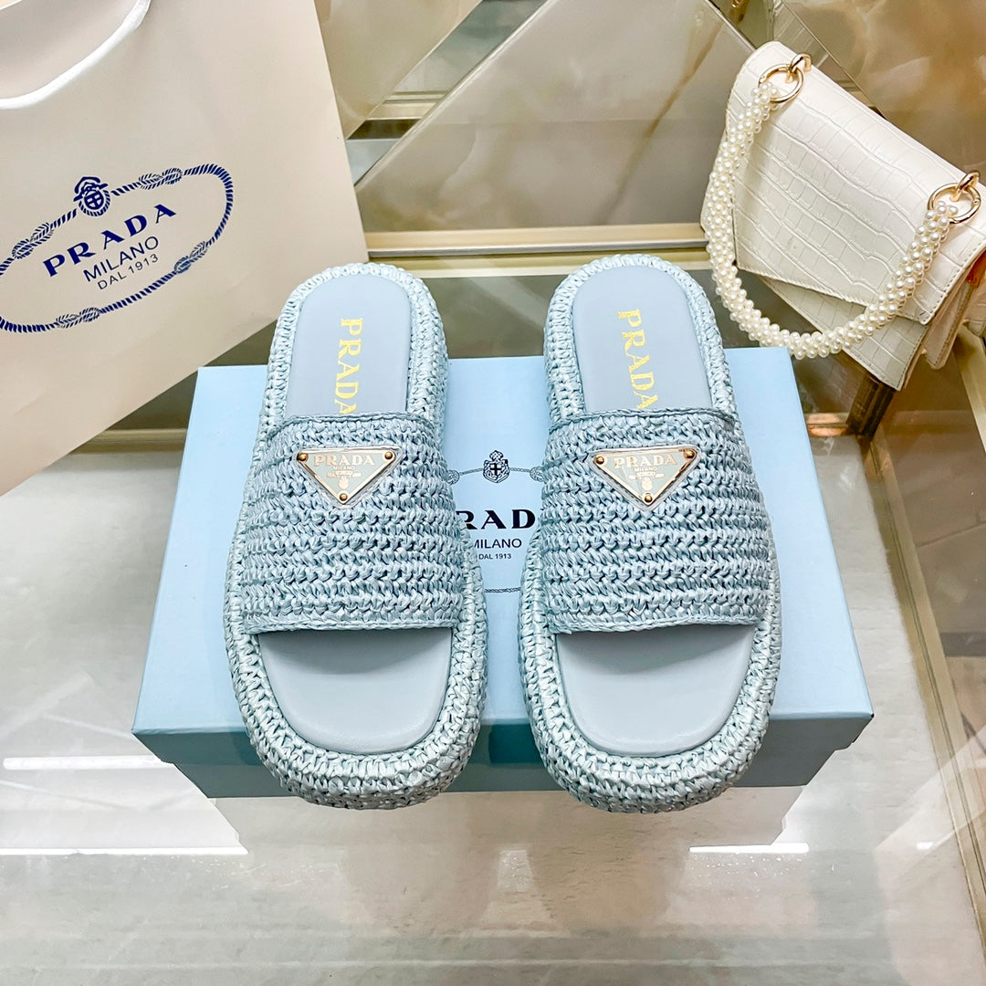 14PD22ZDE Stylish slippers