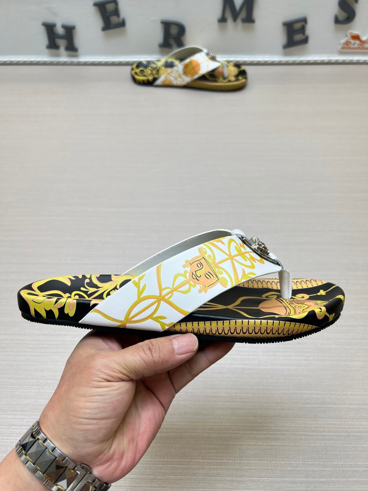 54V96ZDE Stylish slippers