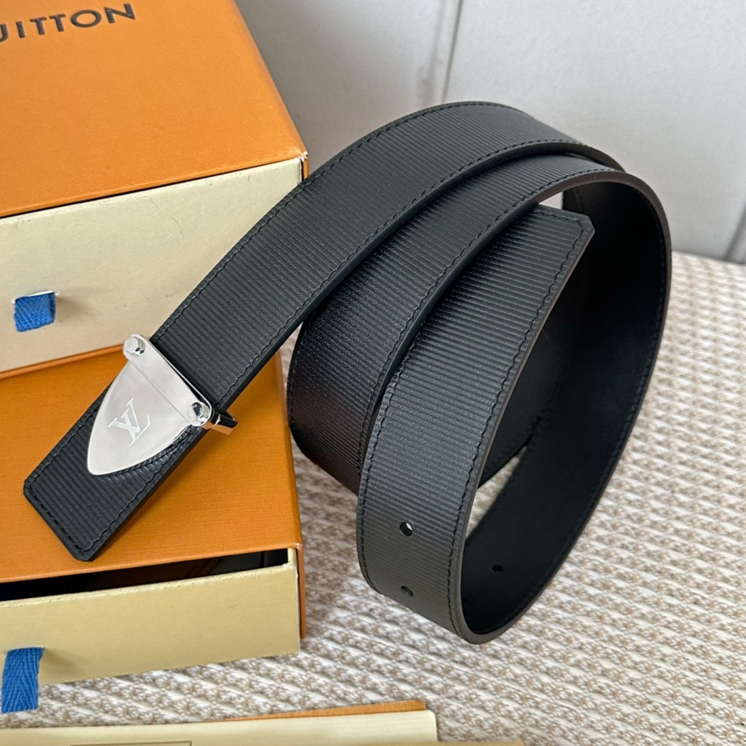 14E136PDE Stylish High quality belt With full package