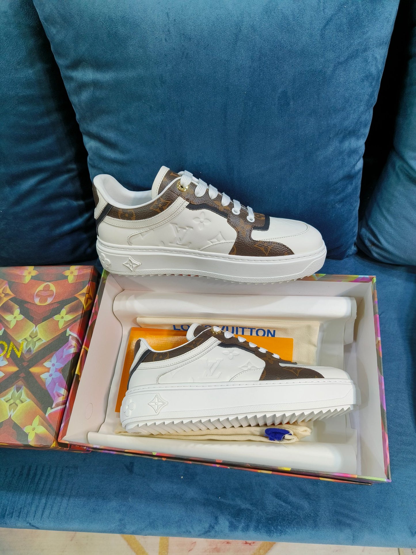 2YE45ZDE Stylish Sneakers