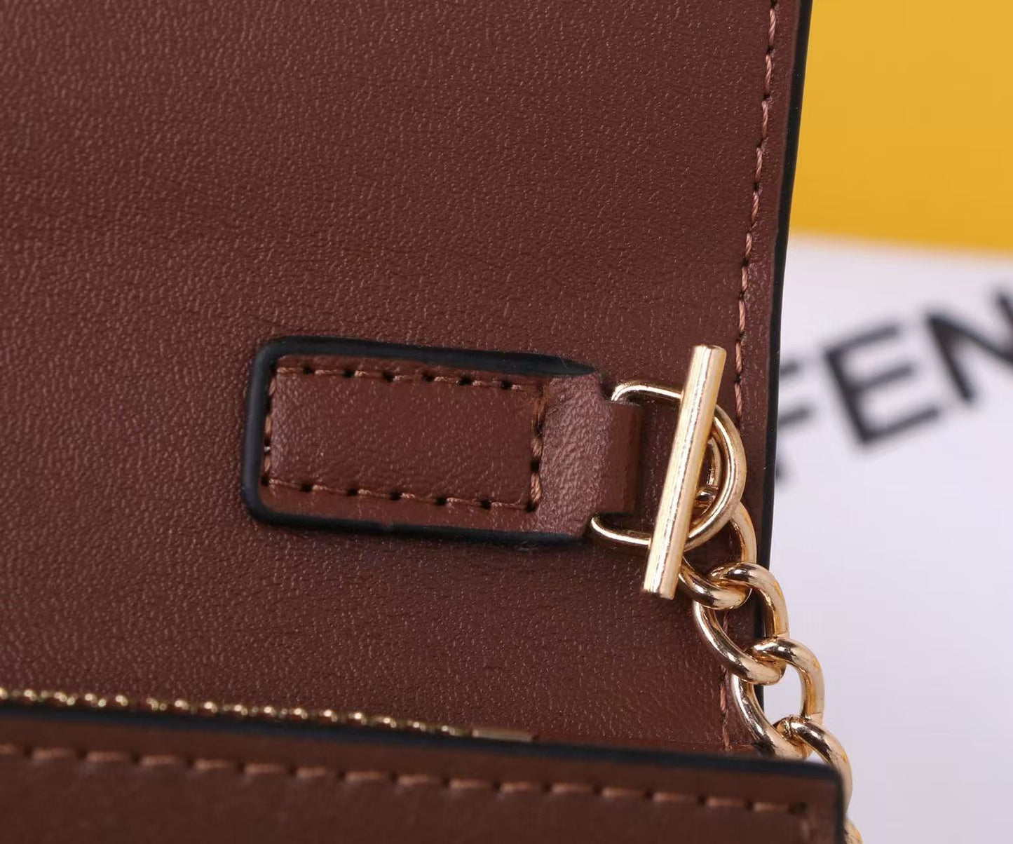 165NF107BDE Stylish leather bag