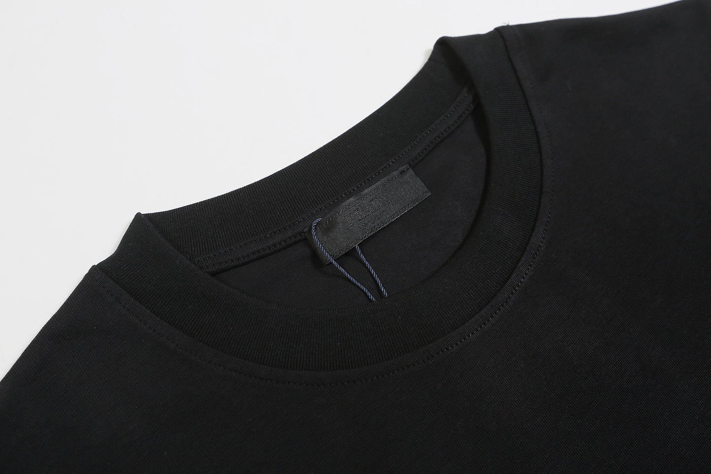 125WP8UDE Stylish T-shirts