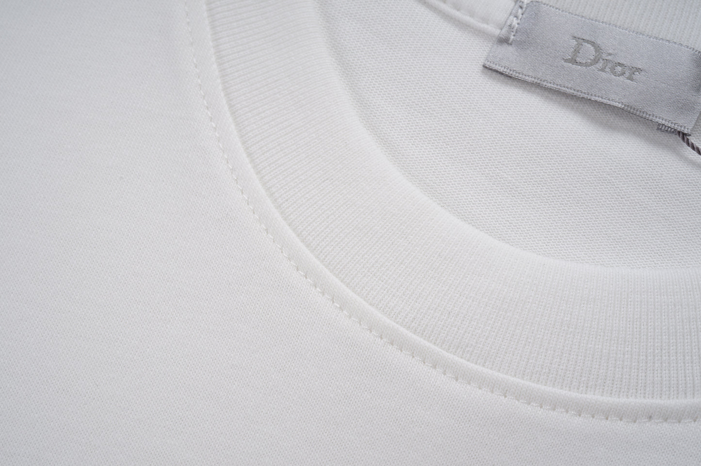 125WD40UDE Stylish T-shirts