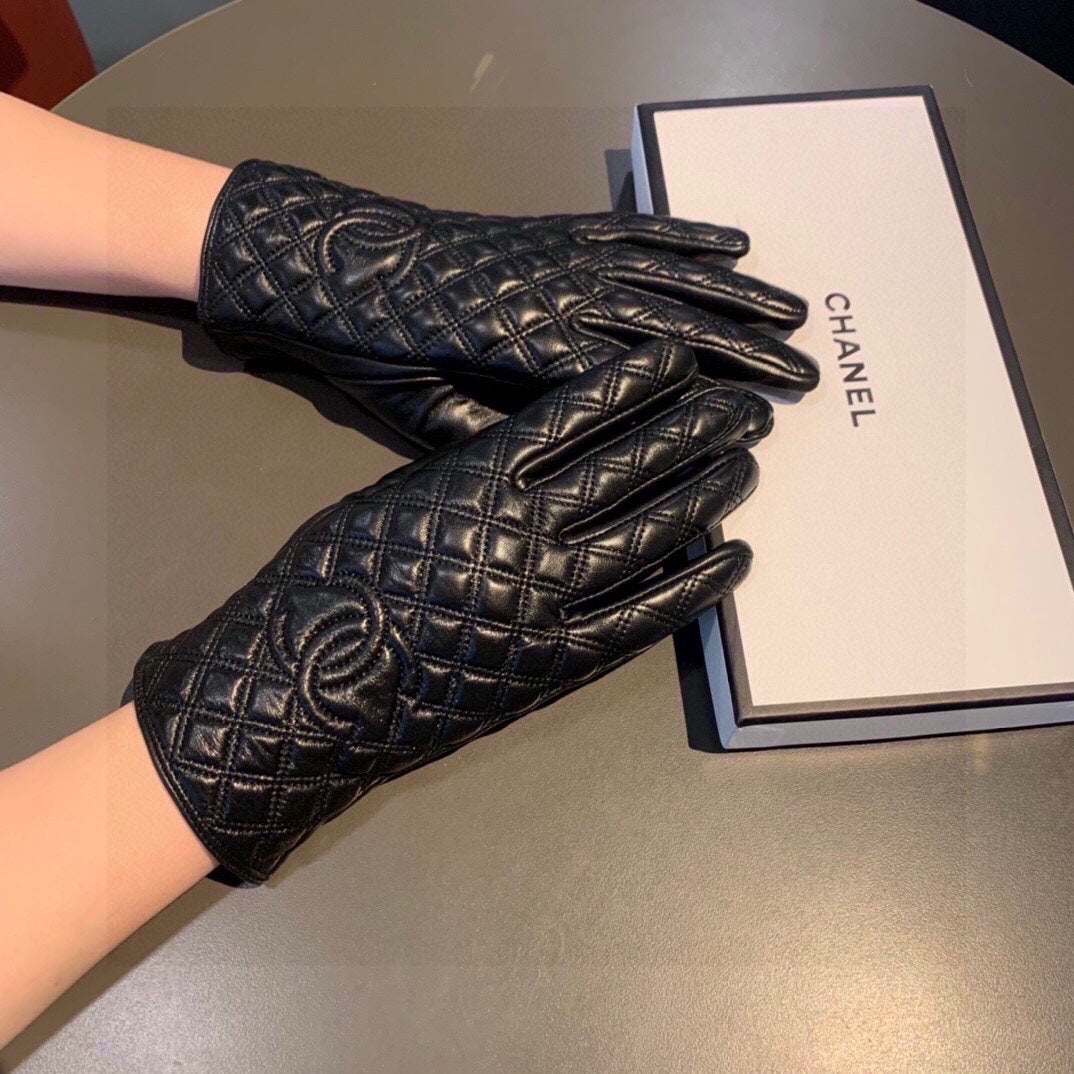 14C35SDE Stylish sheepskin gloves