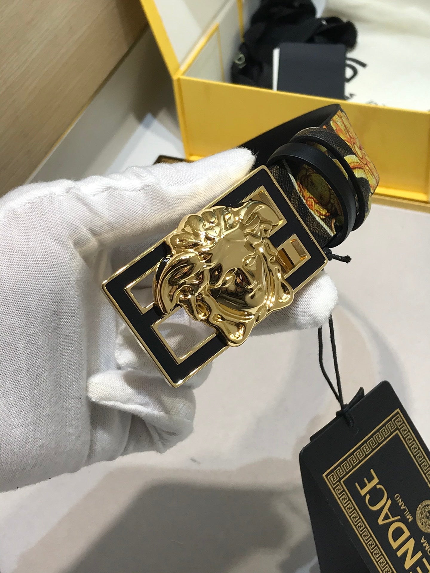 14V82PDE Stylish High quality belt With full package