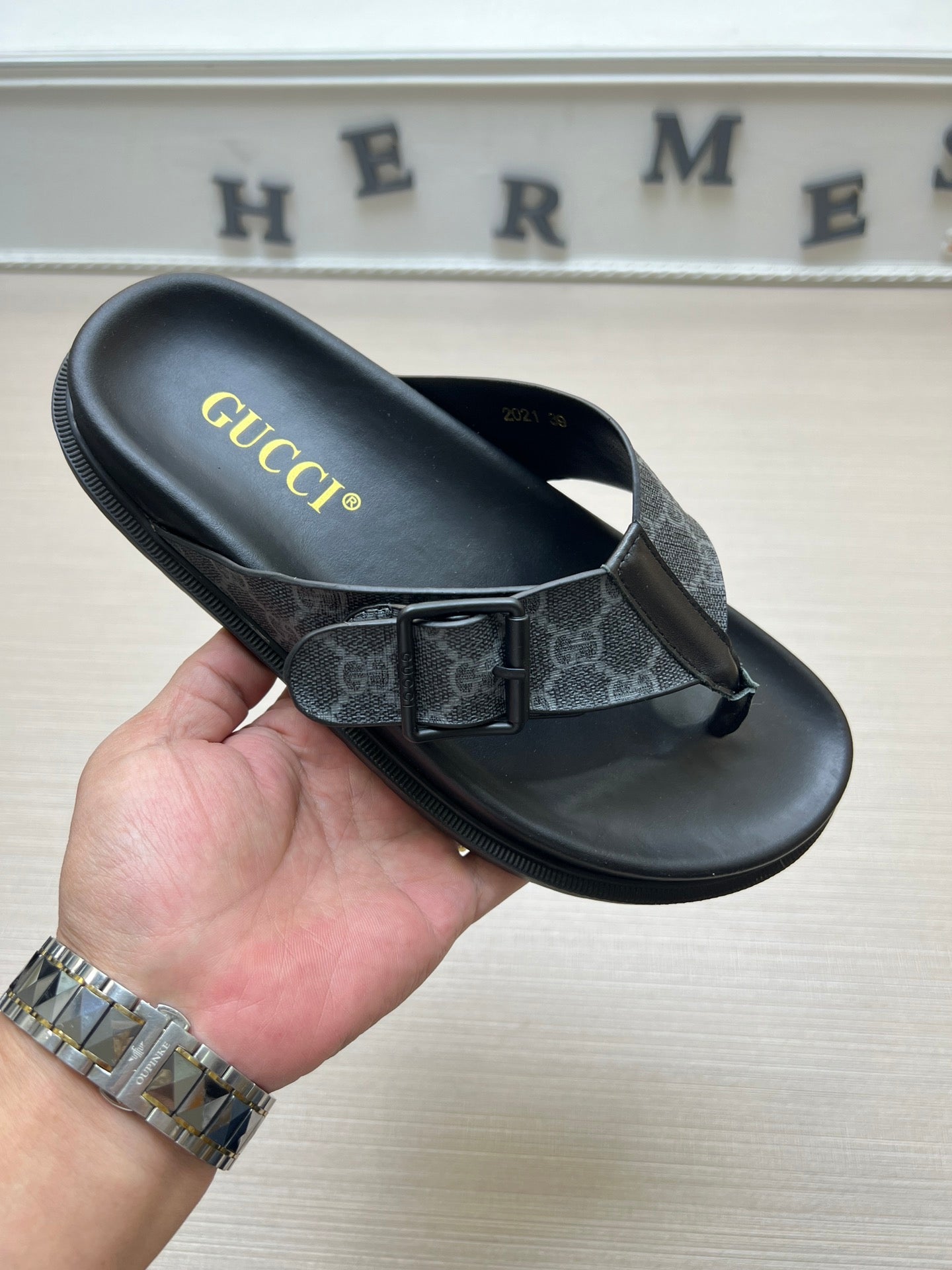 54B92ZDE Stylish slippers