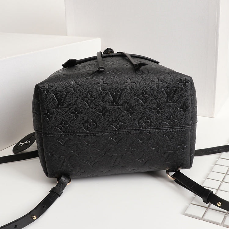 1E065BDE Stylish leather bag