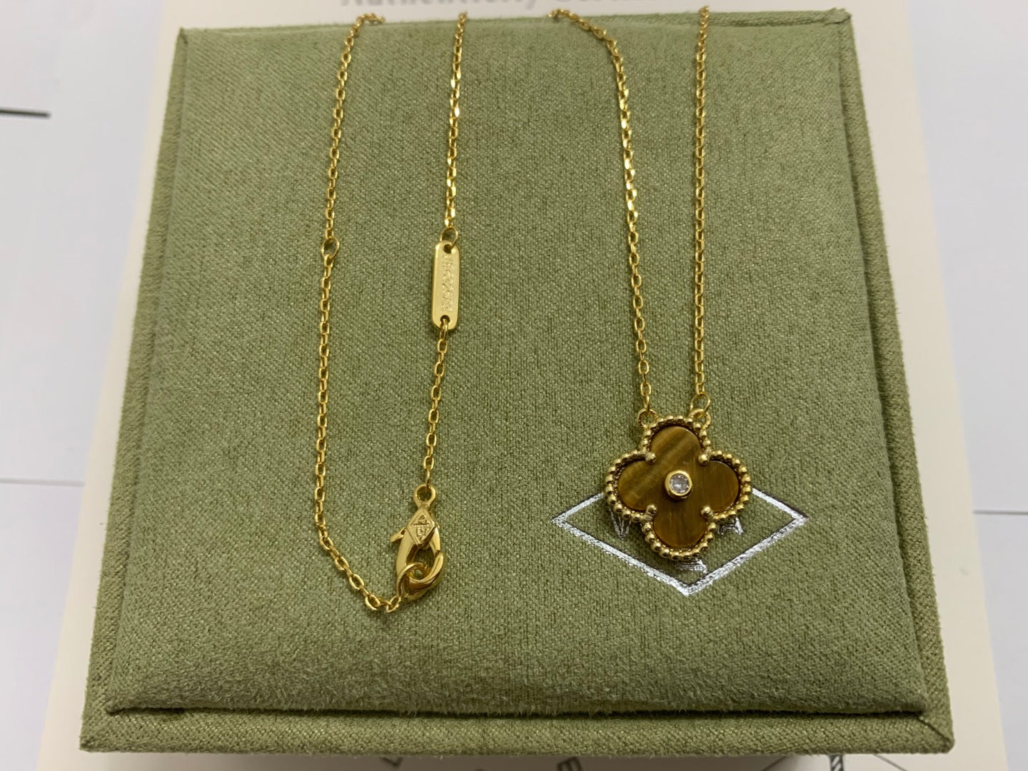 5XVA185XDE Stylish 1 flower necklace