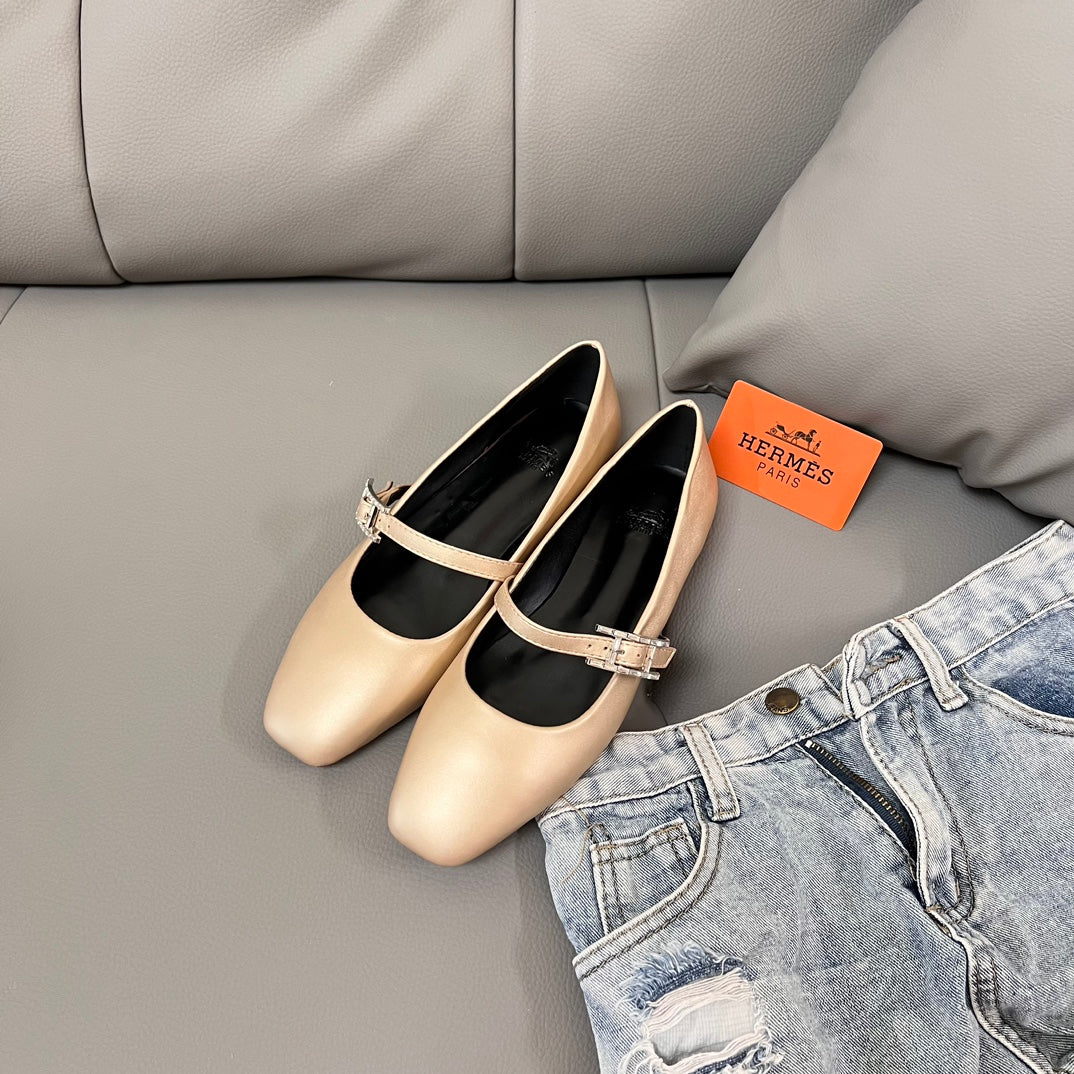 1JE1ZDE Stylish leather boots