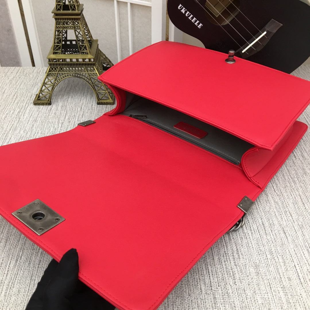 5C60BDE Stylish leather bag