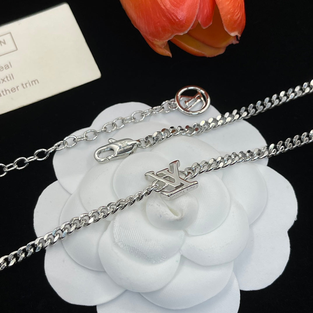 14E1001XDE Stylish Necklaces