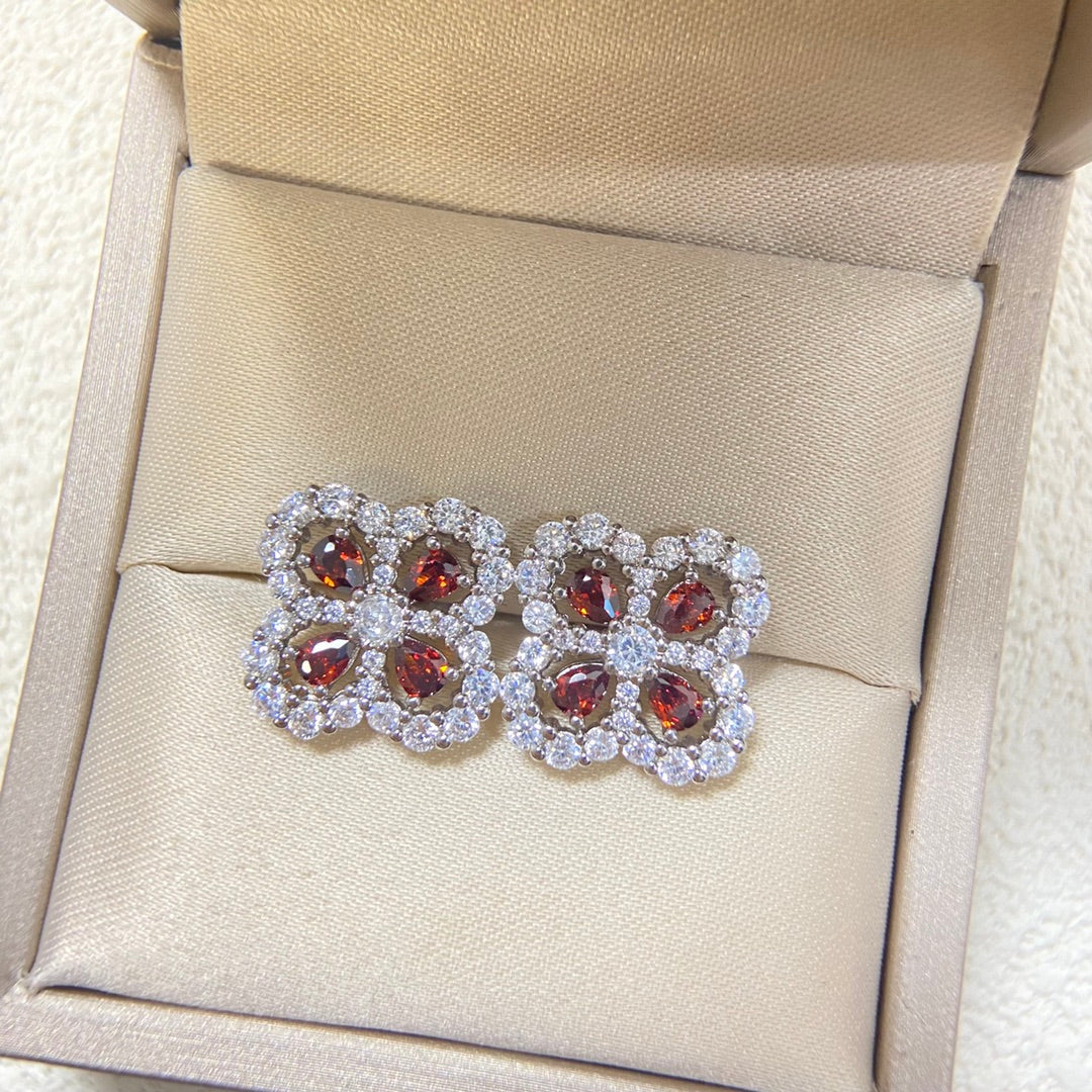575RVA5EDE Stylish Earrings