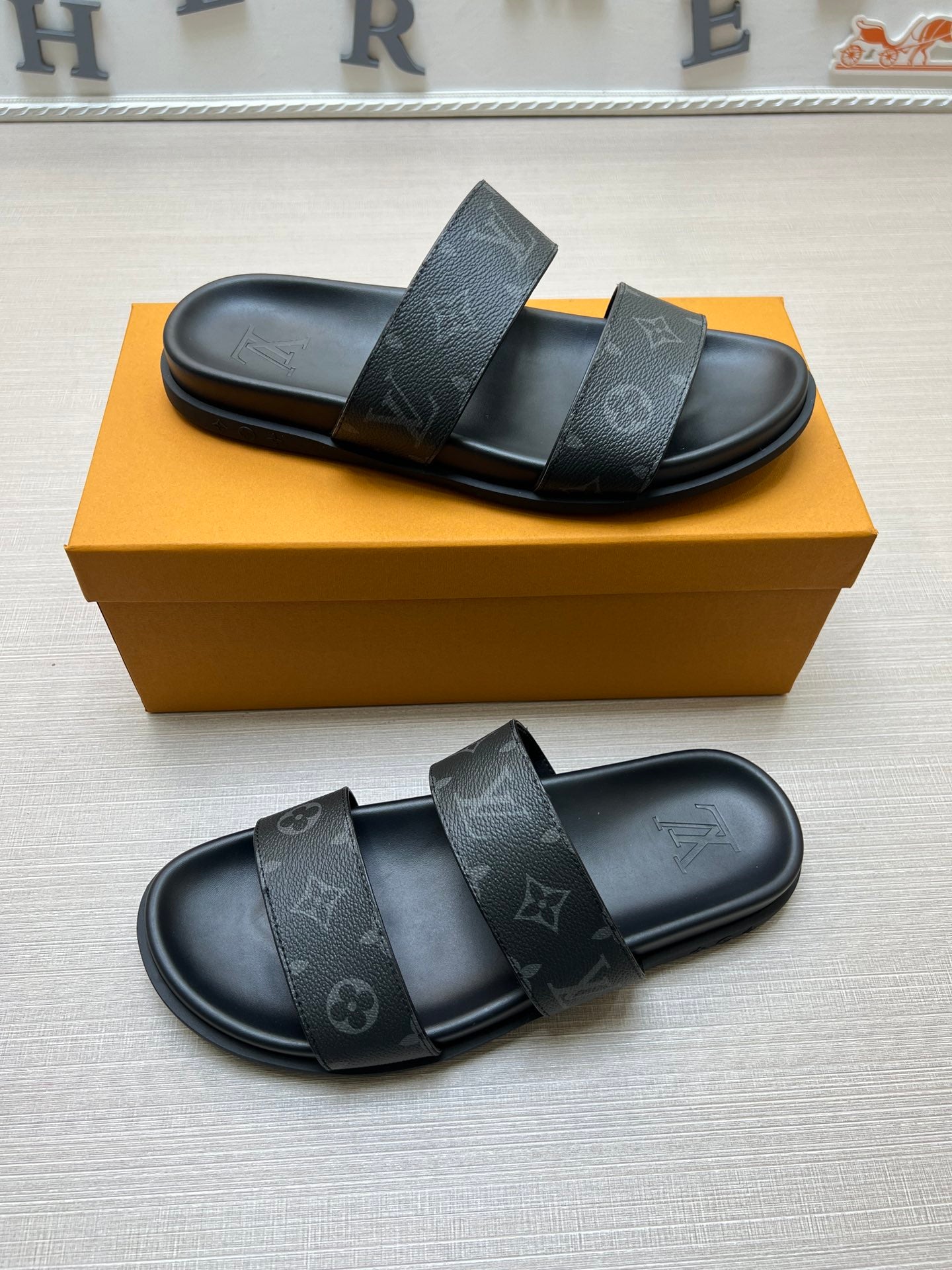 54E56ZDE Stylish slippers