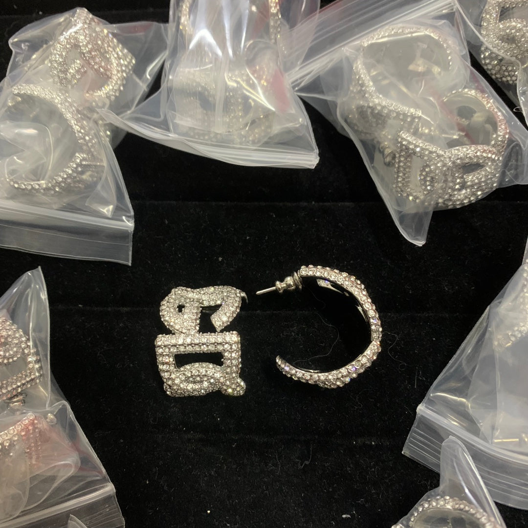 14A235EDE Stylish Earrings