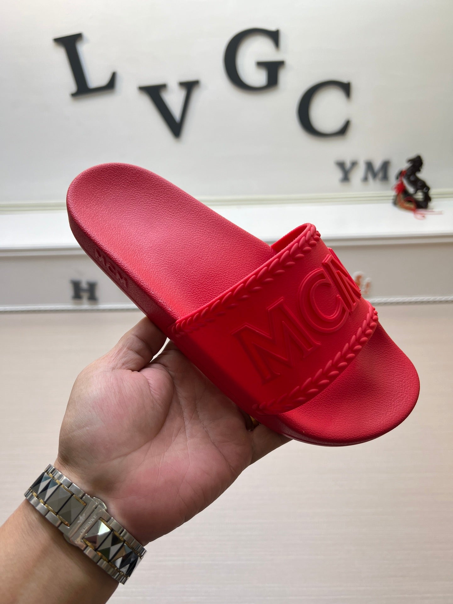 54M42ZDE Stylish slippers
