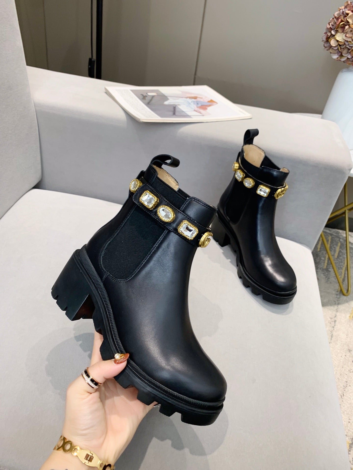 2XB195ZDE Stylish leather boot (top layer leather lining)