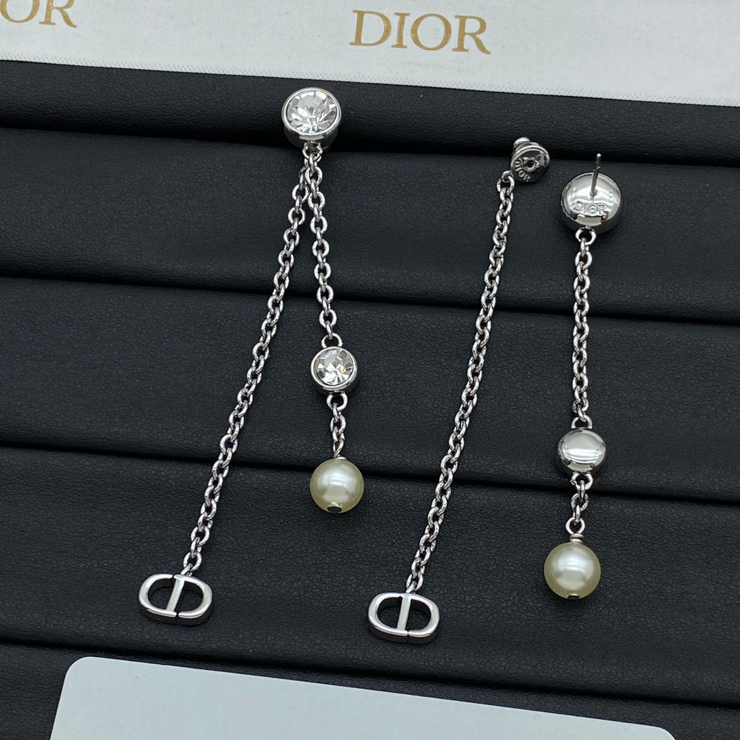 14D1076EDE Stylish Earrings