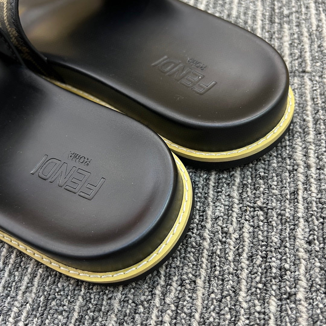 5XF105ZDE Stylish Slippers