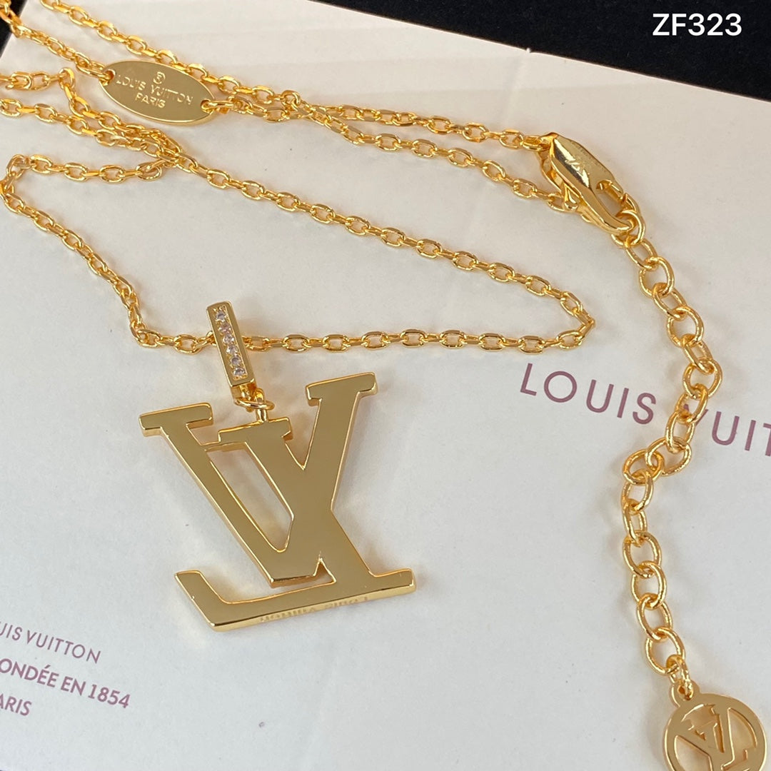 1E202EDE Stylish Necklaces