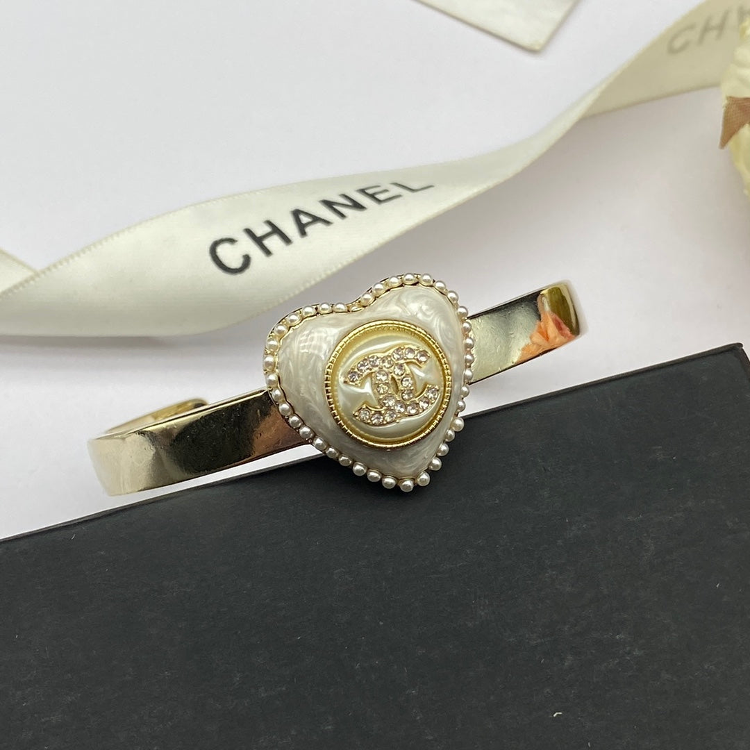 1NC212KDE Stylish Bracelets