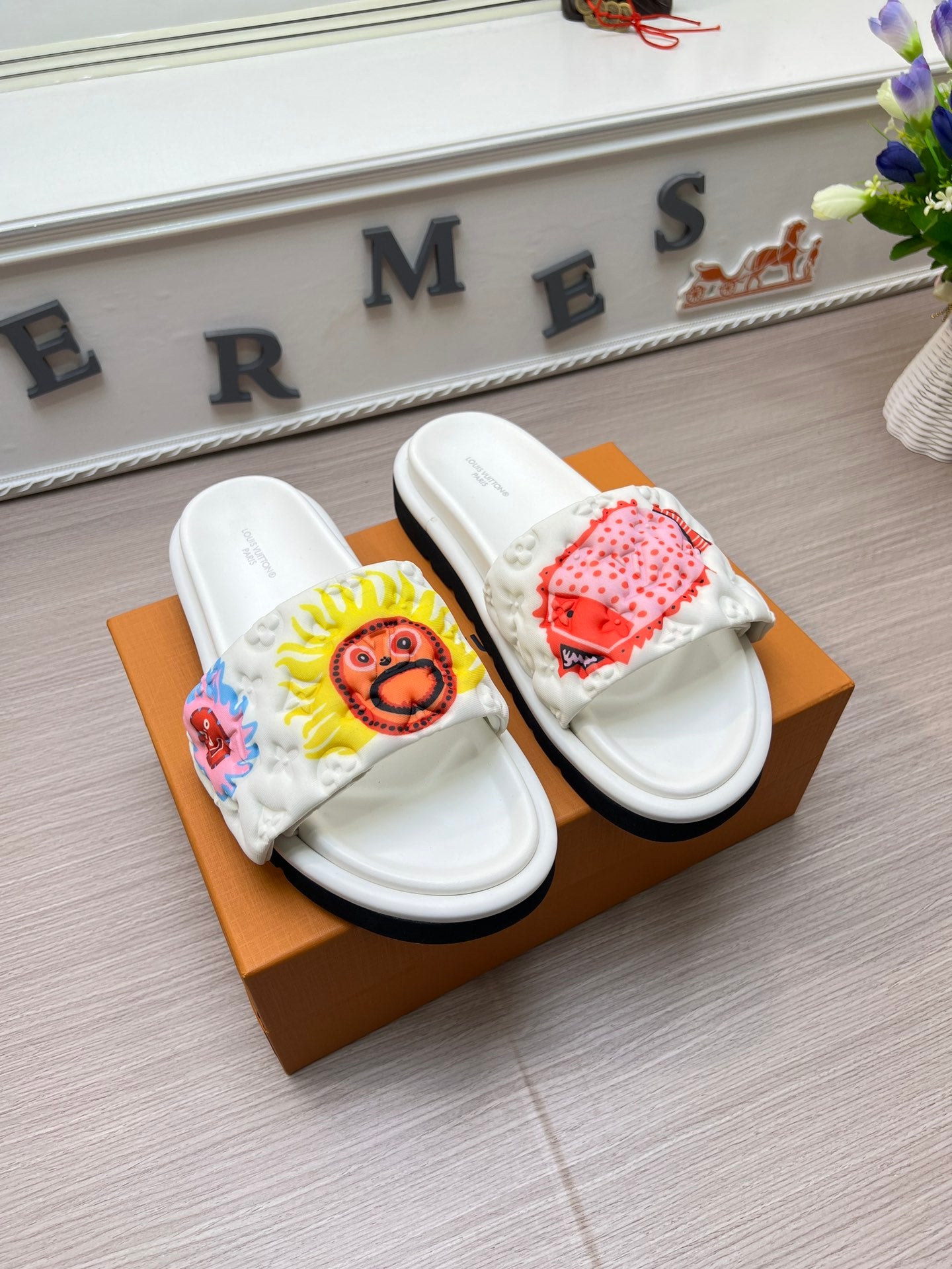 5YE154ZDE Stylish Slippers