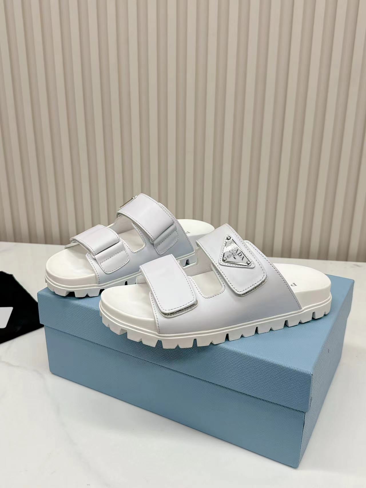 14PD26ZDE Stylish sandals