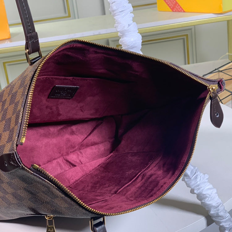 1E001BDE Stylish leather bag
