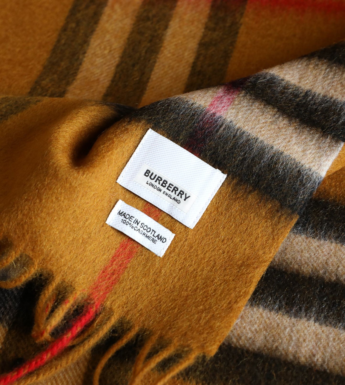 185ZR3WDE Stylish Winter Scarves