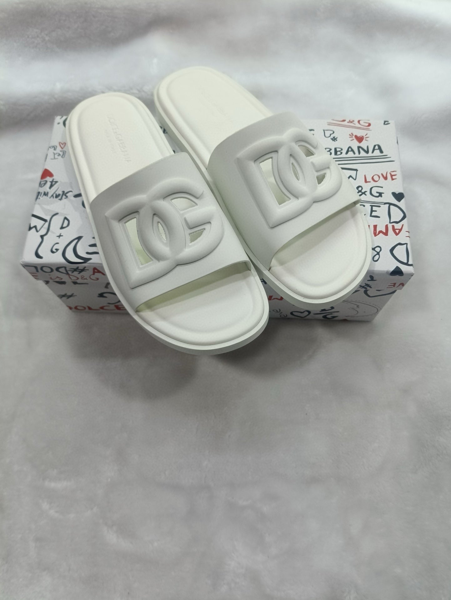 54A82ZDE Stylish slippers