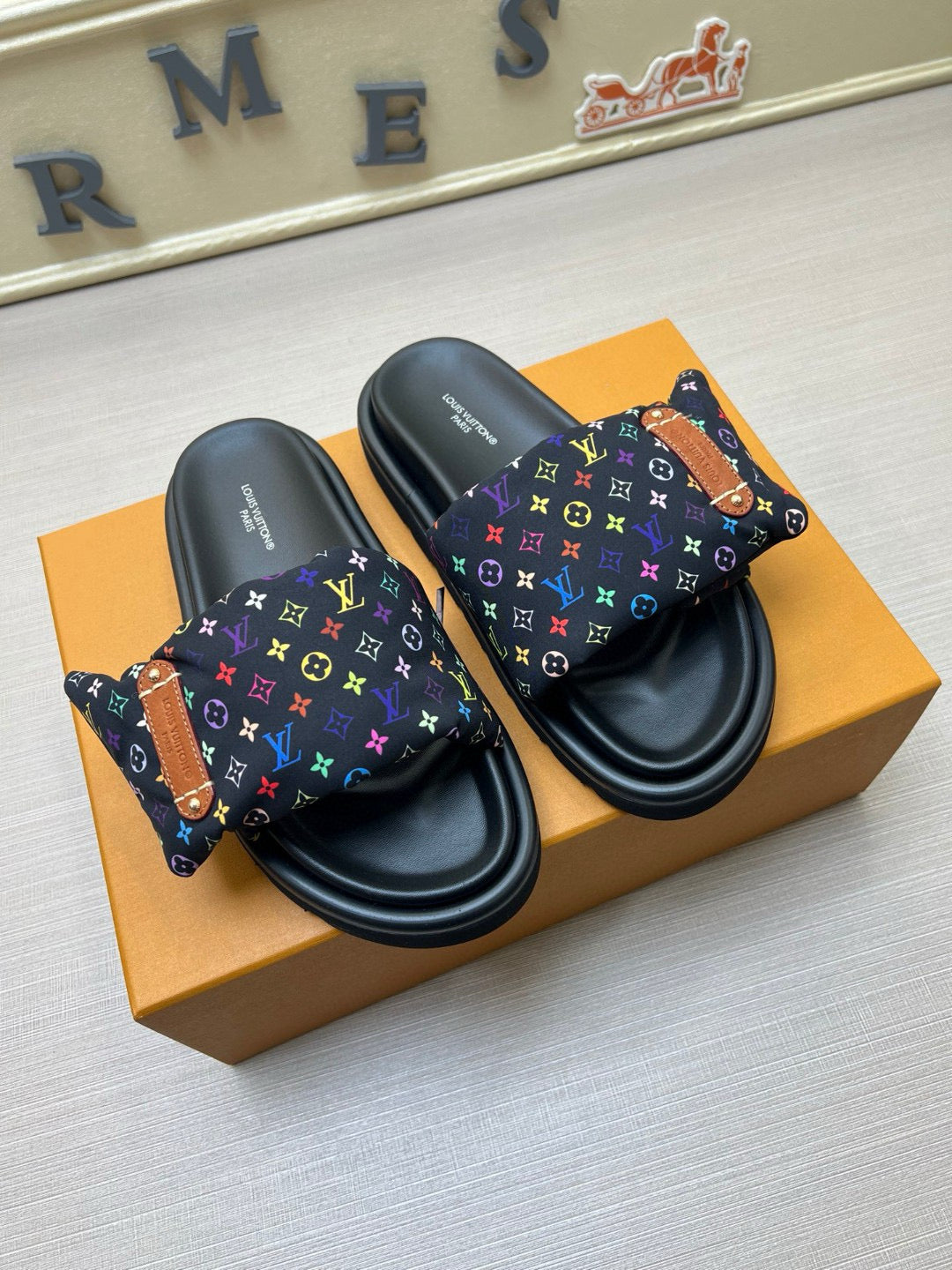 5QE6ZDE Stylish Slippers