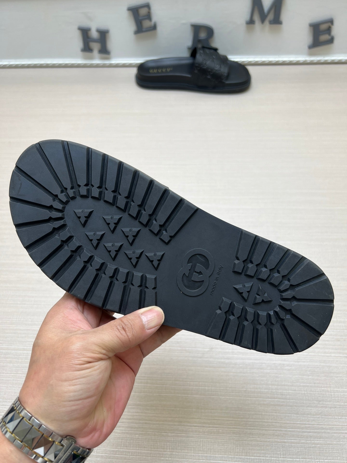 54B91ZDE Stylish slippers