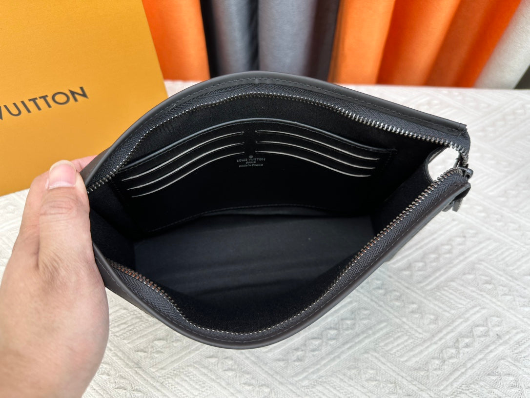 1XE396BDE Stylish leather bag