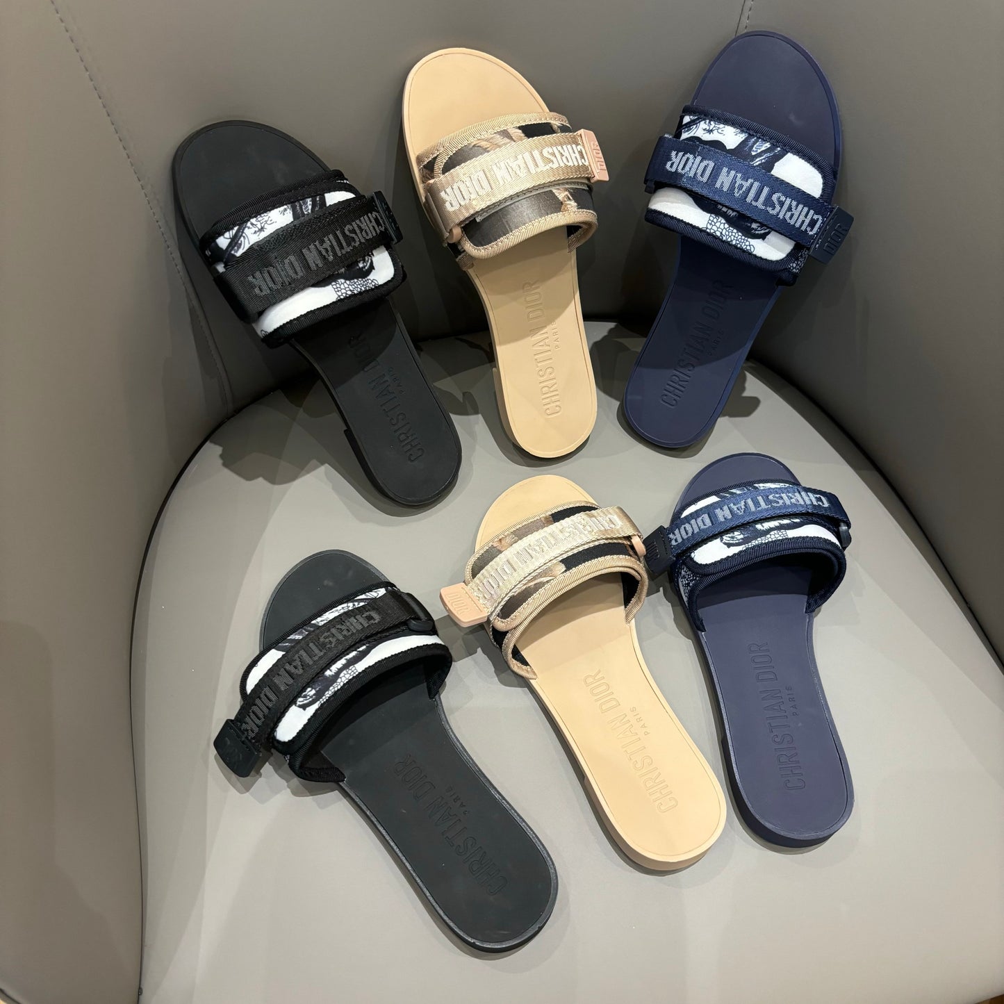 14D17ZDE Stylish slippers