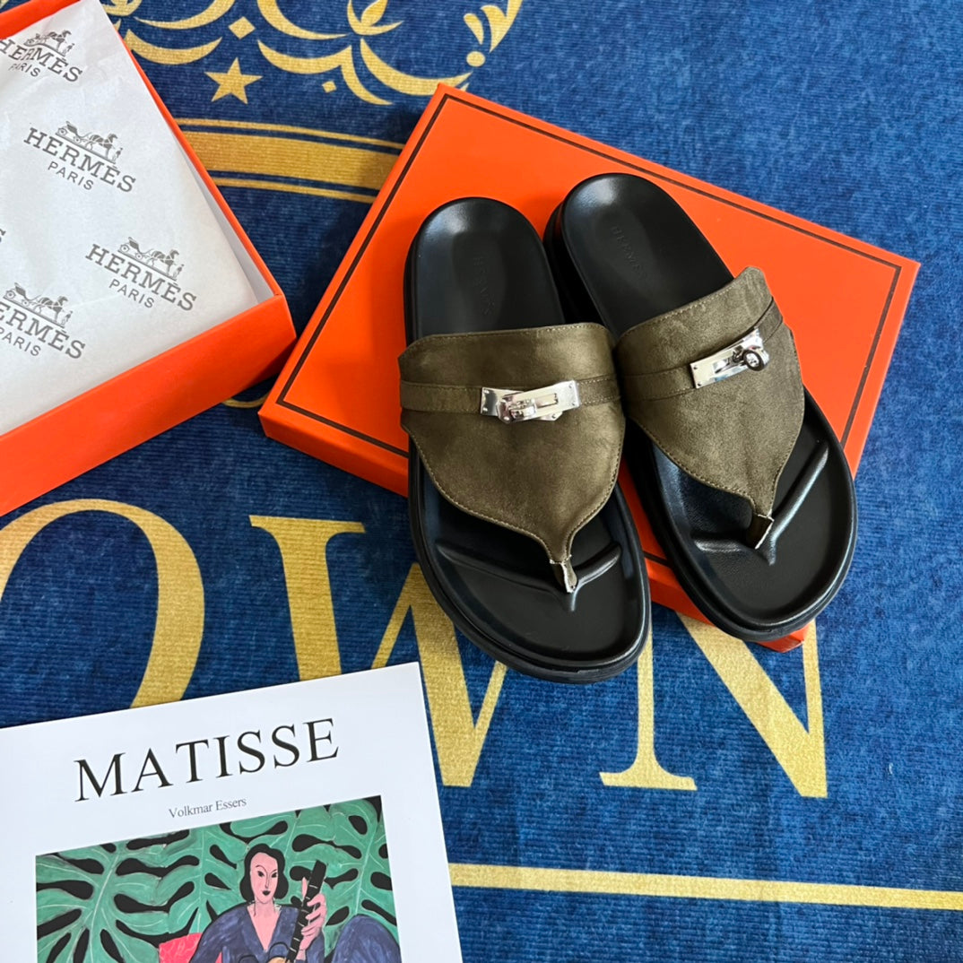 14H3ZDE Stylish Slippers
