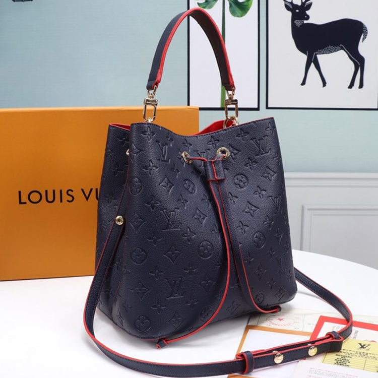 1E81BDE Stylish leather bag