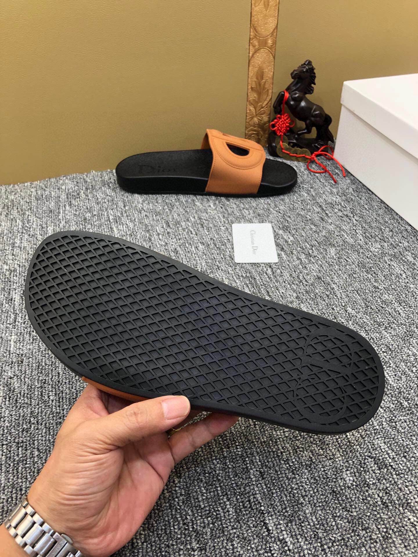 54D51ZDE Stylish slippers