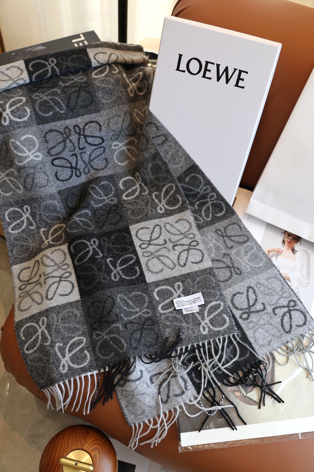 175RA13WDE Stylish Winter Scarves