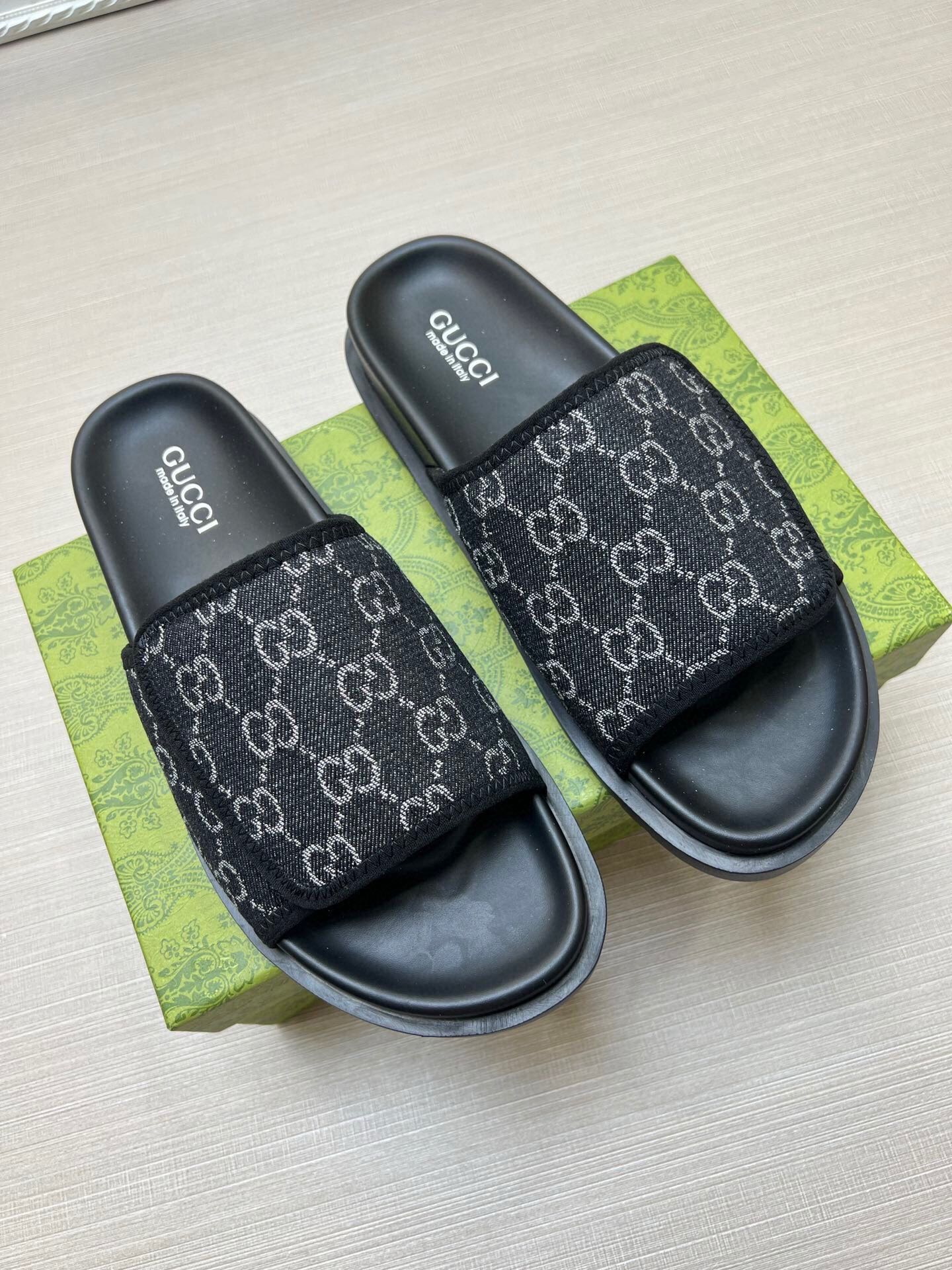 5LB231ZDE Stylish Slippers
