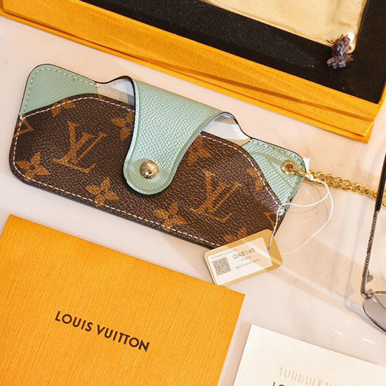 UE9ADE Stylish Keychains