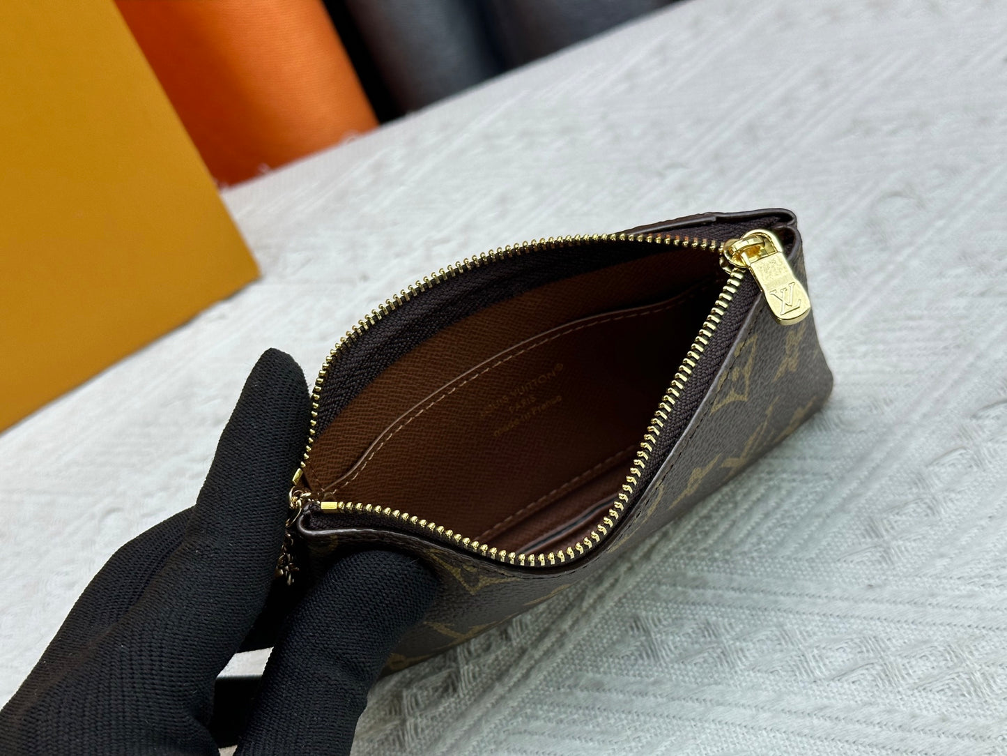 15RE91BDE Stylish leather bag