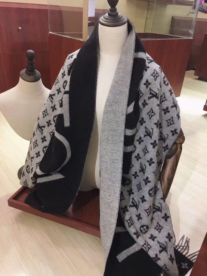 185ZE46WDE Stylish Winter Scarves
