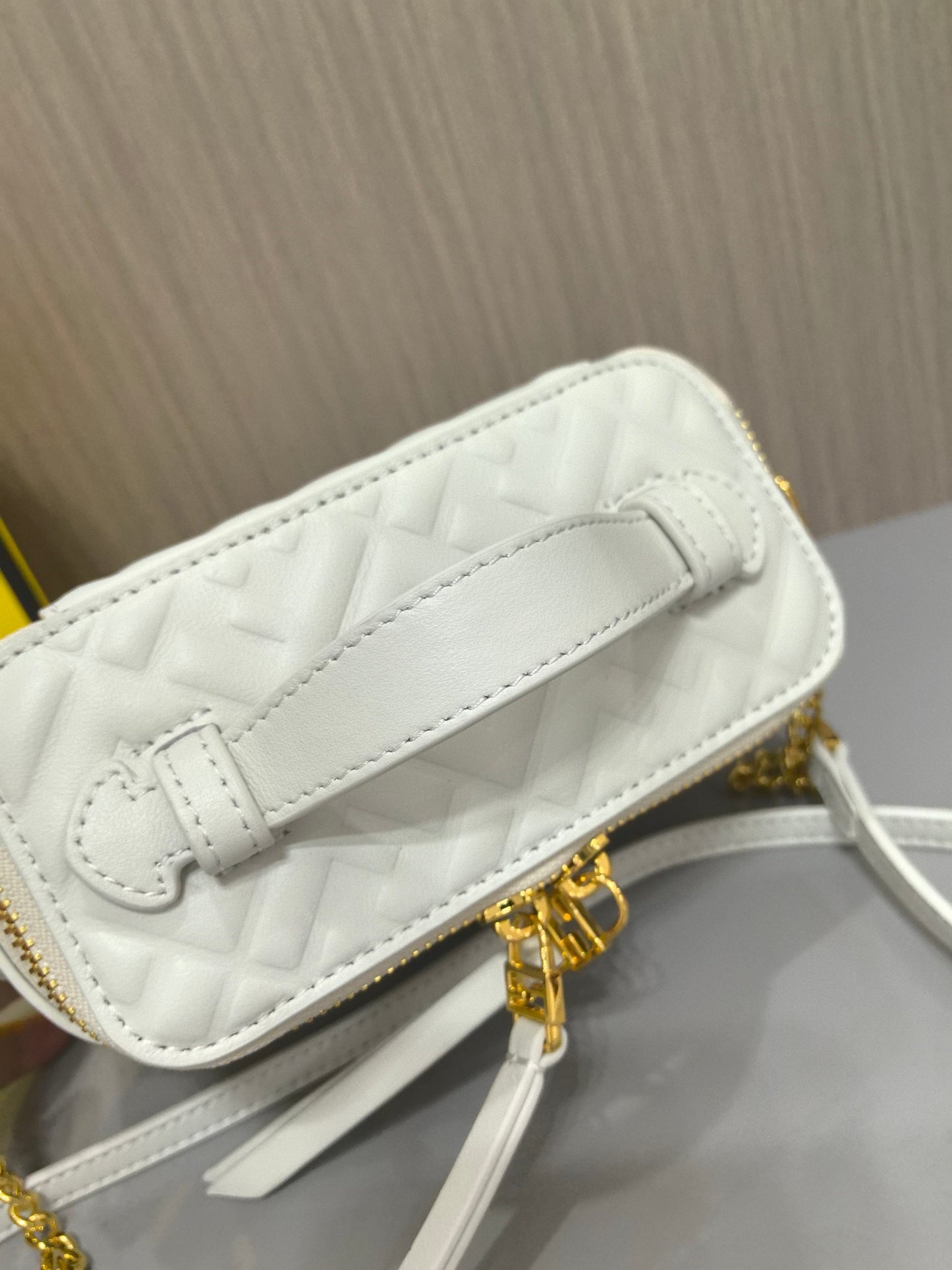 15RF59BDE Stylish leather bag