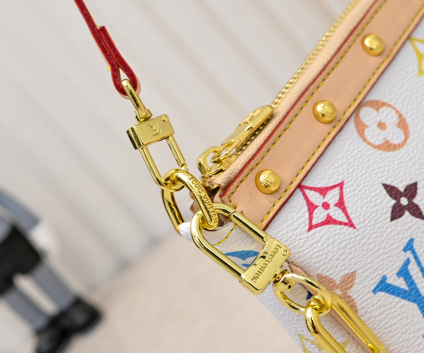 15XE12BDE Stylish leather bag