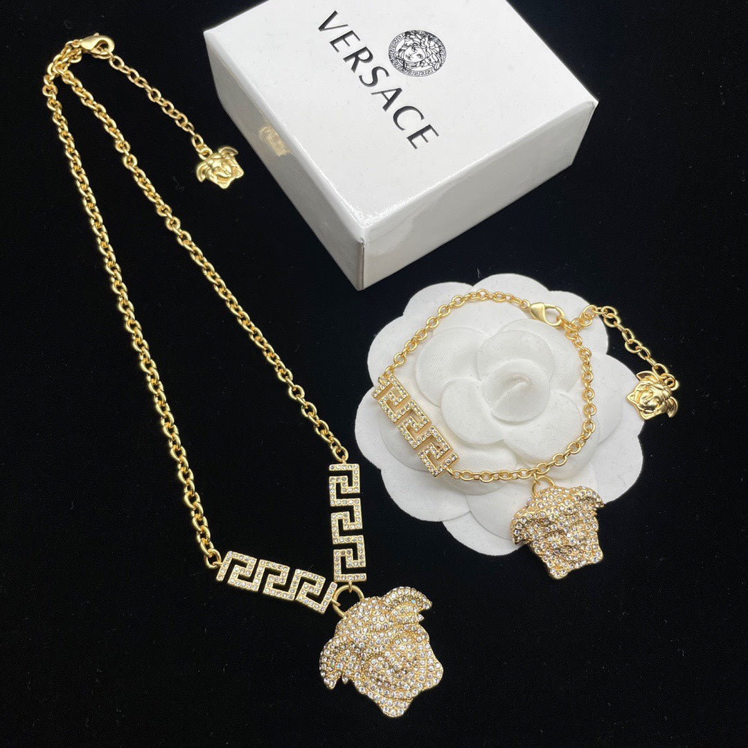 14V119XDE Stylish Necklaces